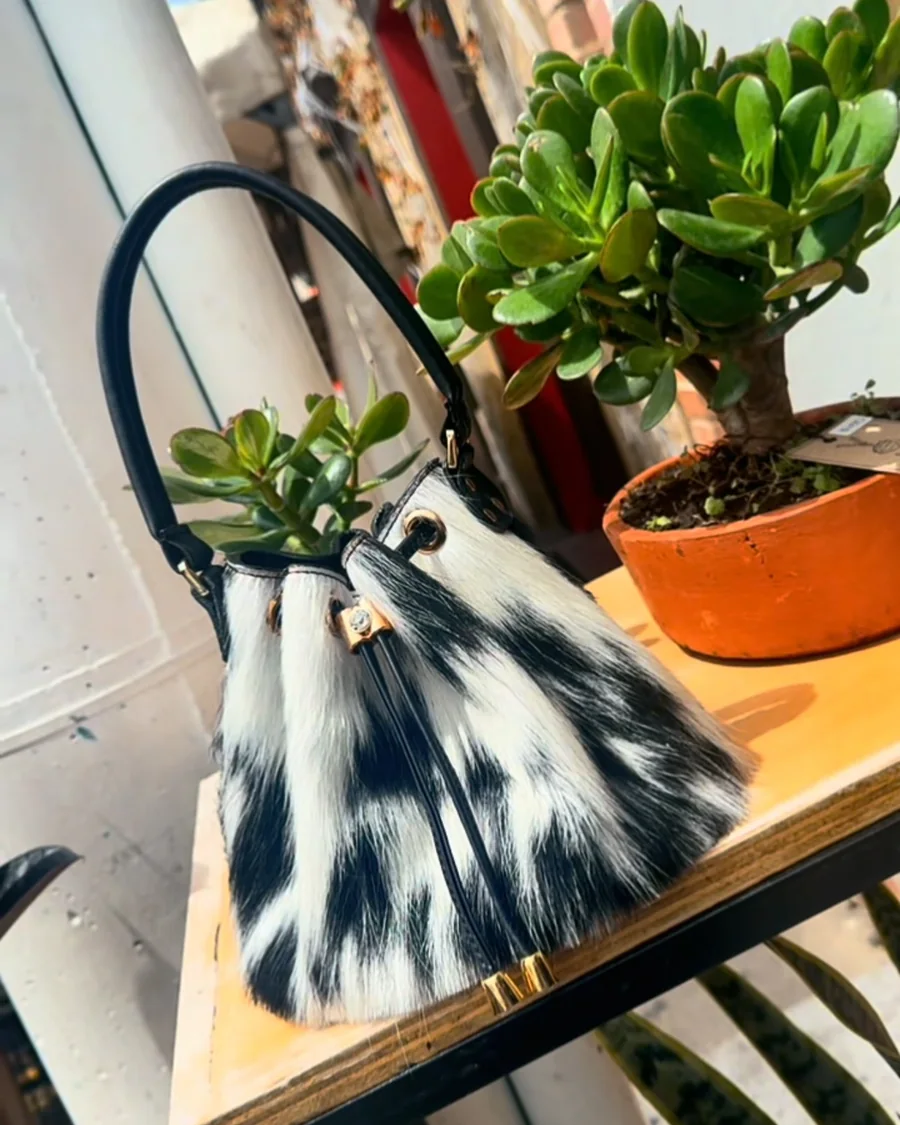 Tote Esencial en cuero nobuk cognac